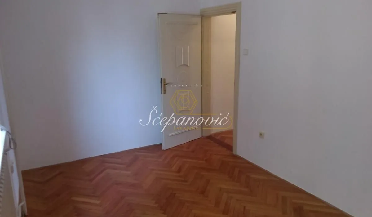 Prodaja, četvorosoban stan, 104m², Centar, Novi Sad