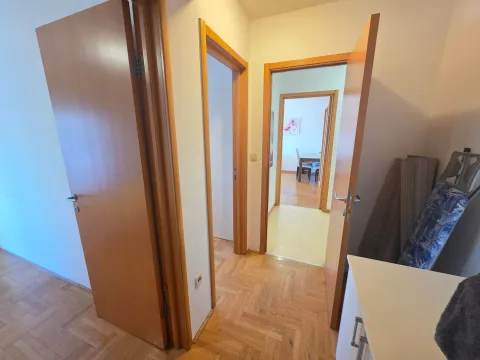 Rent, two bedroom apartment, 70m², Stari Aerodrom, Podgorica - image 10