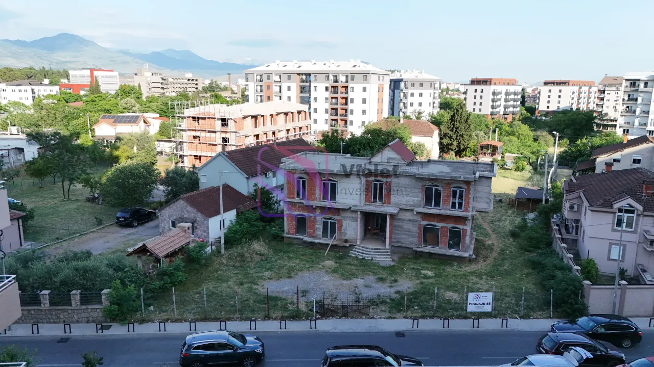Sale, land lot, 728m², Central Point, Podgorica
