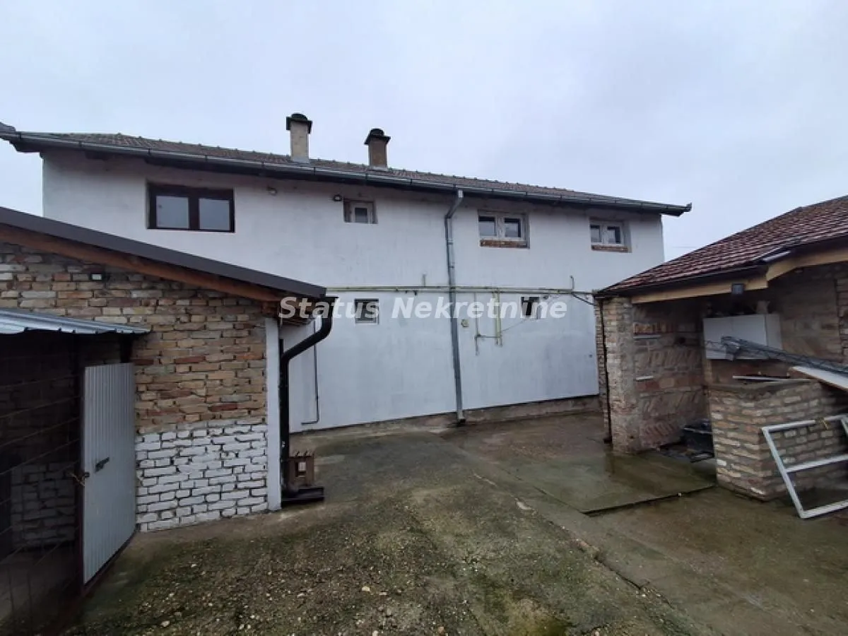 Prodaja, kuća, 180m², Futog, Novi Sad Sve Podlokacije