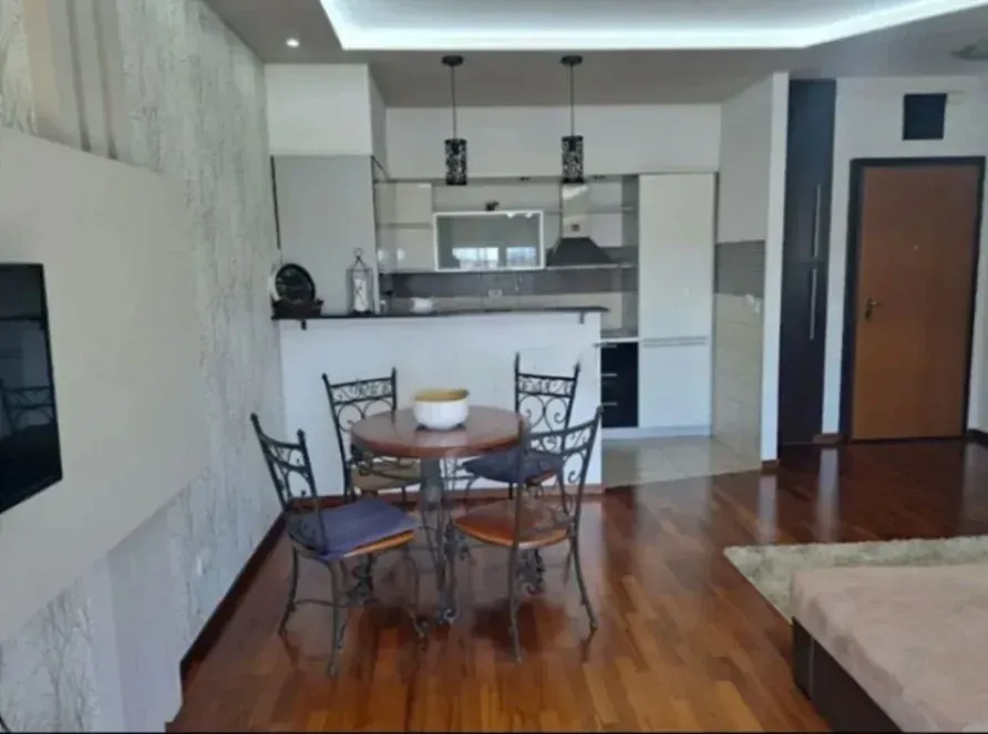 Izdavanje, jednosoban stan, 54m², City Kvart, Podgorica