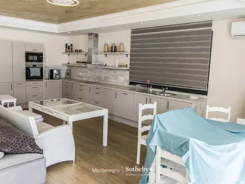 Sale, house, 326m², Stoliv, Kotor - image 11