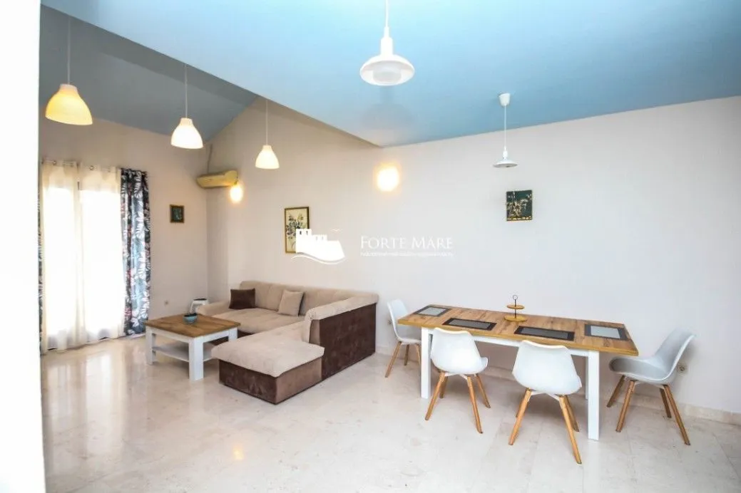 Prodaja, dvosoban stan, 107m², Herceg Novi, Crna Gora