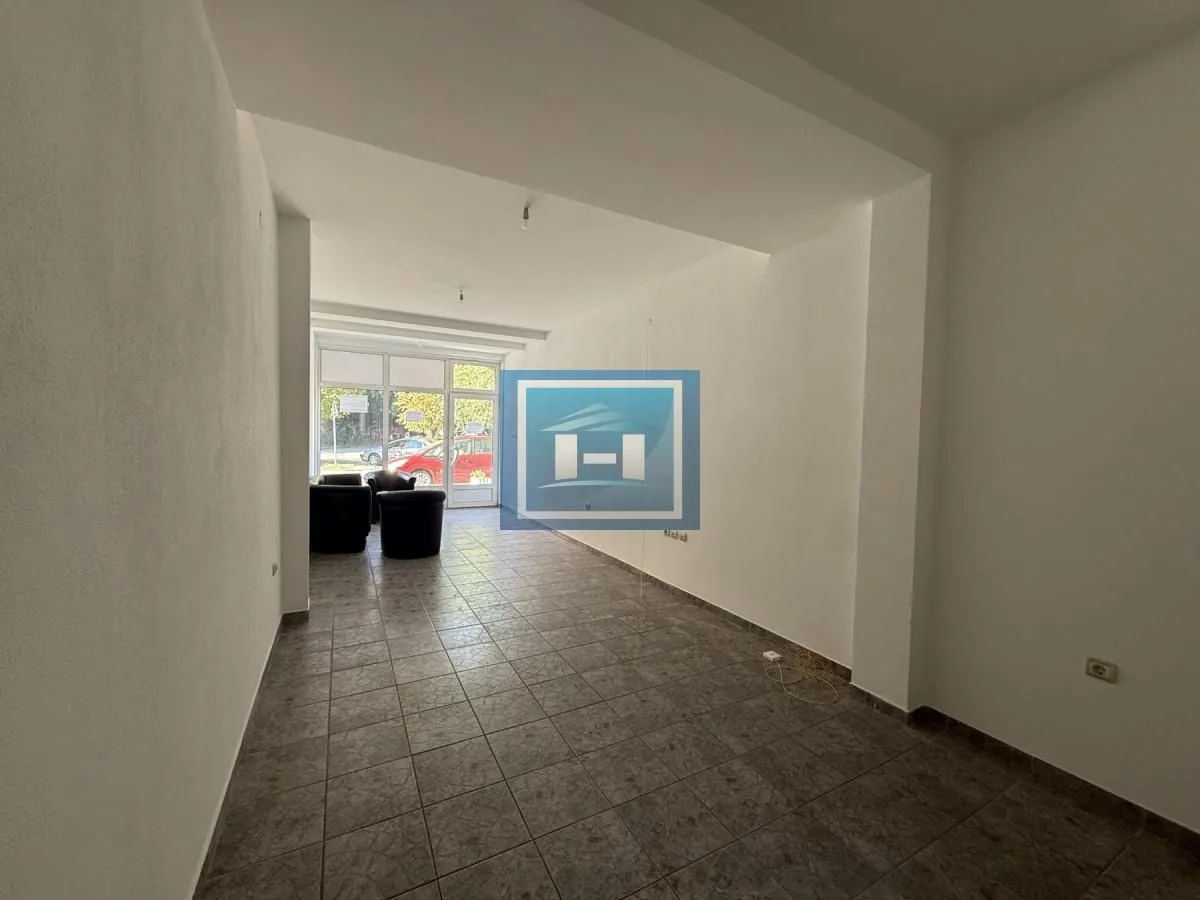 Izdavanje, jednosoban stan, 77m², Centar, Jagodina