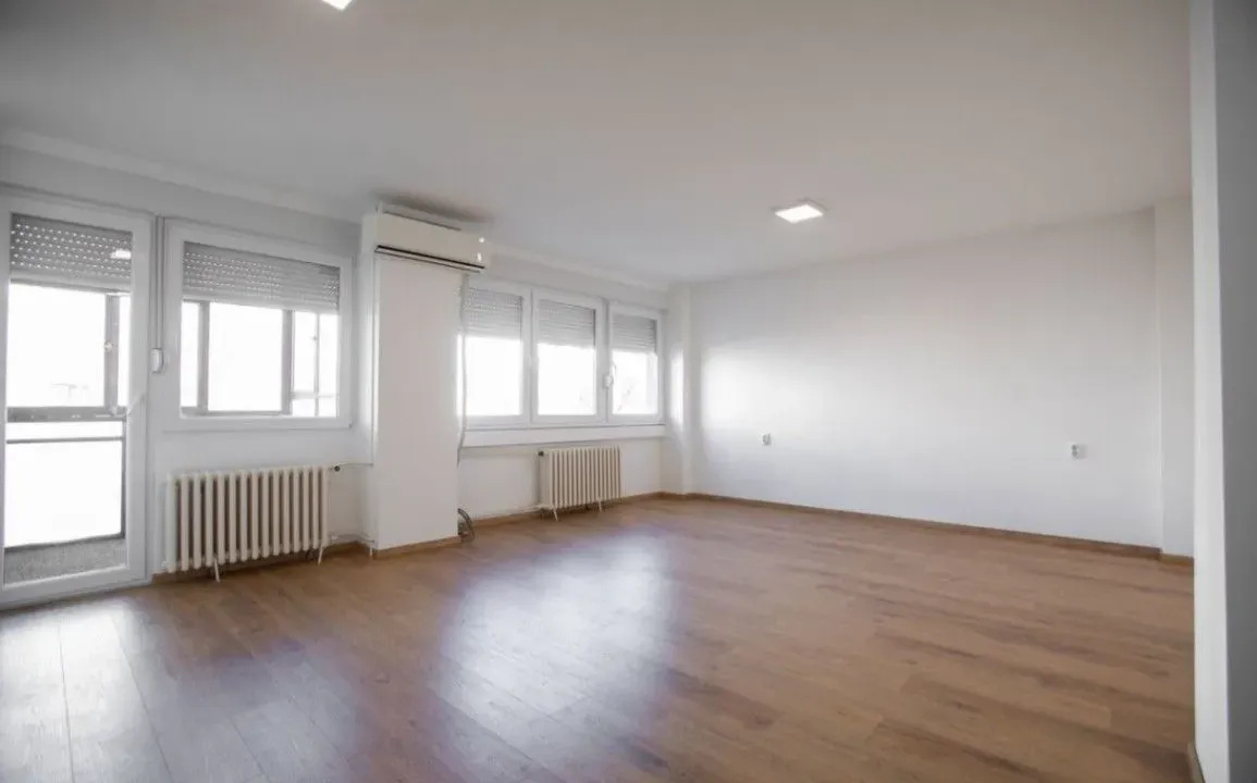 Prodaja, četvorosoban stan, 86m², Bulevar Oslobodjenja, Novi Sad Sve Podlokacije