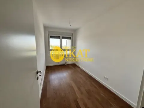 Prodaja, trosoban stan, 95m², Zemun Gornji Grad, Zemun Sve Podlokacije - image 4