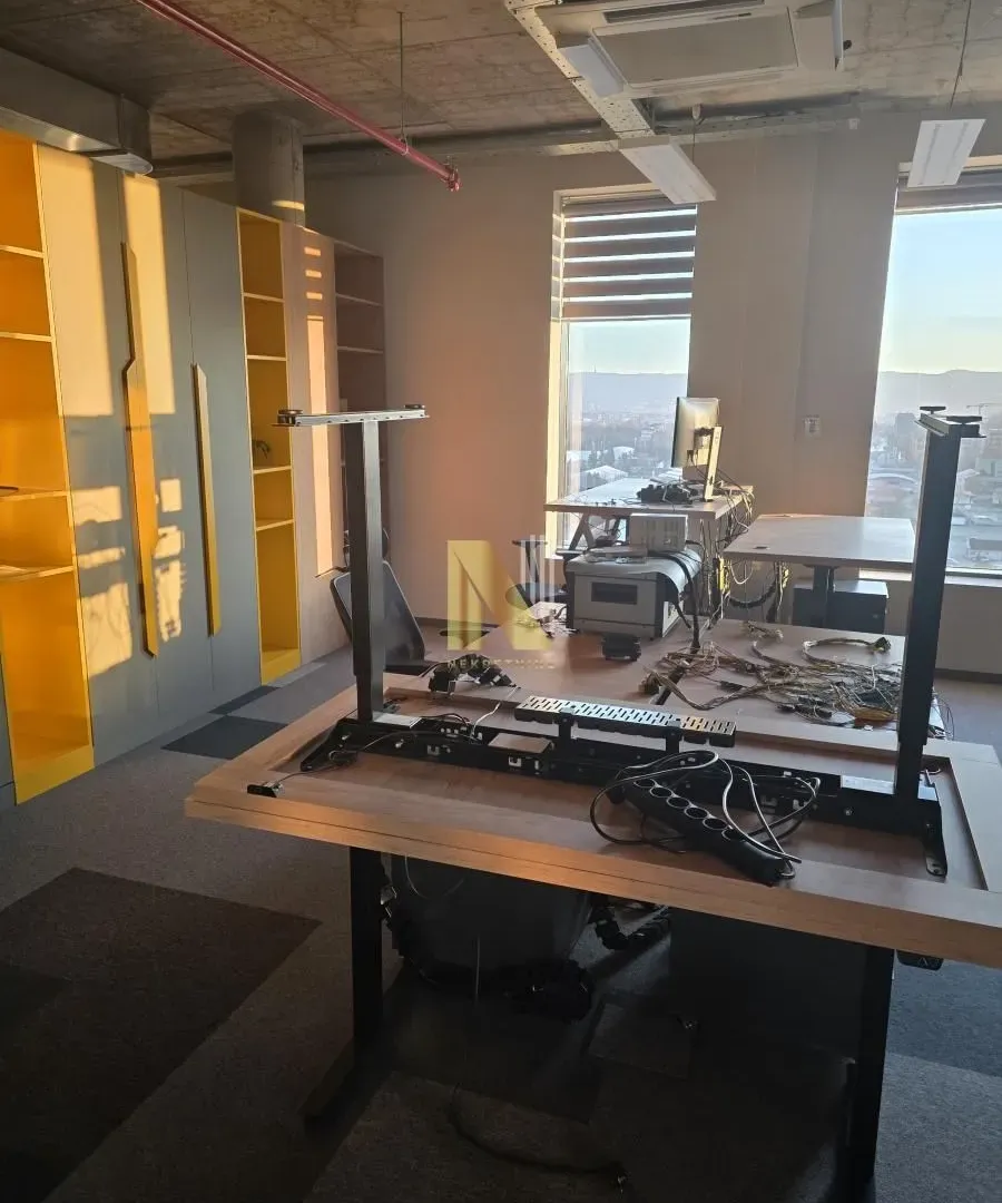 Rent, office space, 493m², Sajmište, Novi Sad