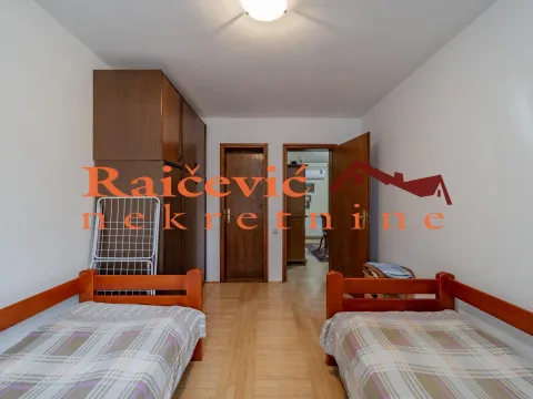 Prodaja, kuća, 263m², Vrnjačka Banja, Srbija - image 9