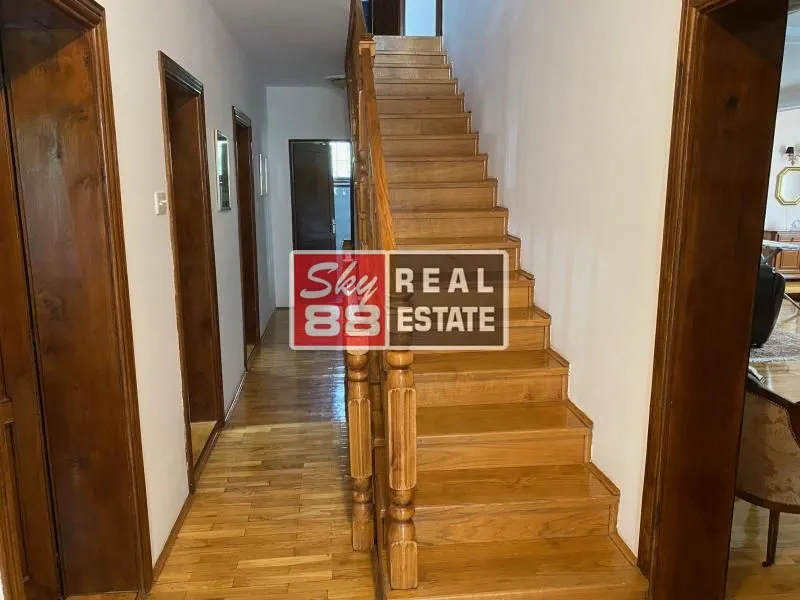 Rent, apartment, 340m², Savski Venac, Beograd