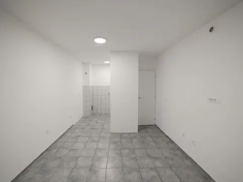 Prodaja, dvosoban stan, 62m², Stari Aerodrom, Podgorica - image 4