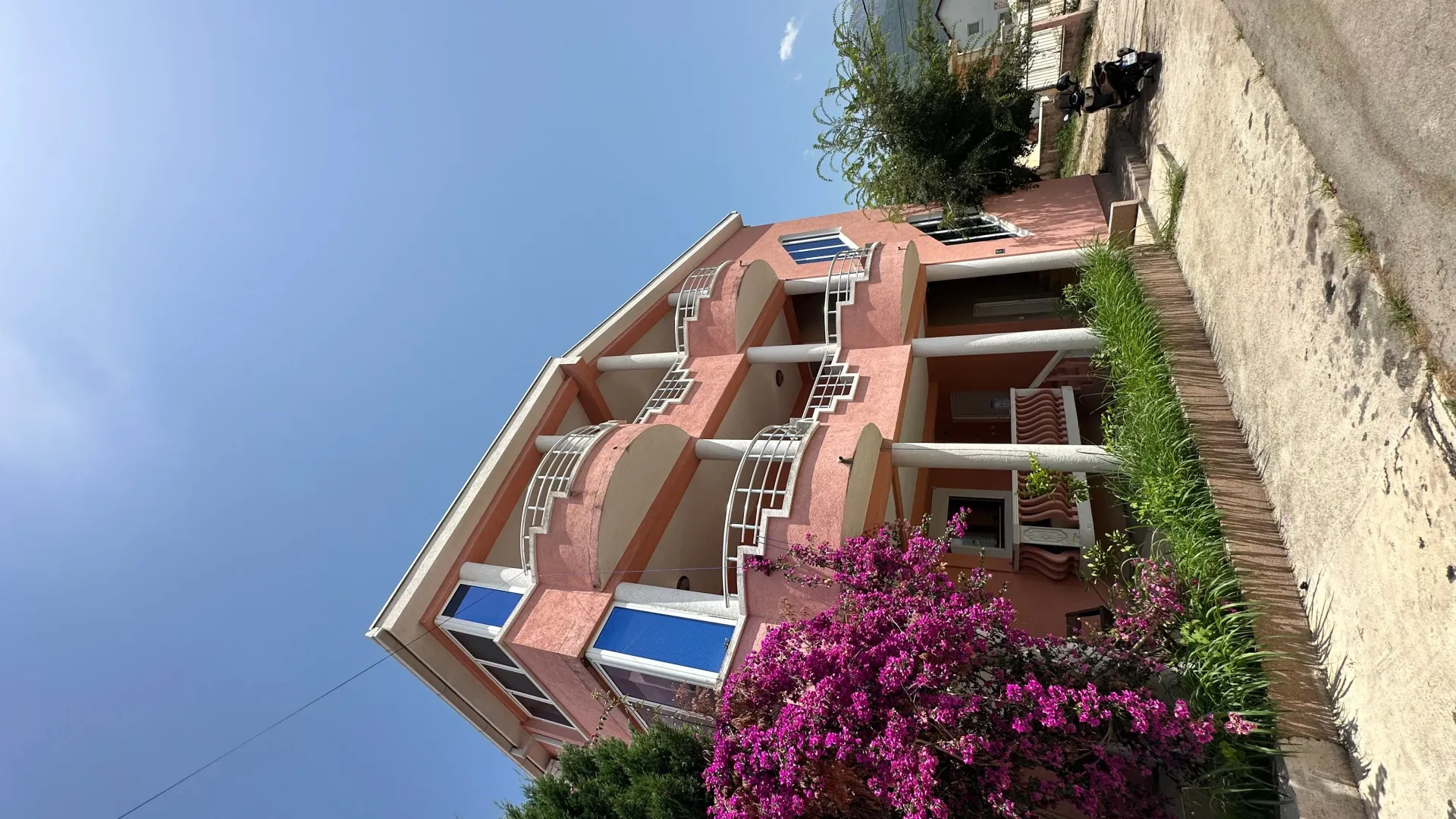 Rent, house, 450m², Šušanj, Bar
