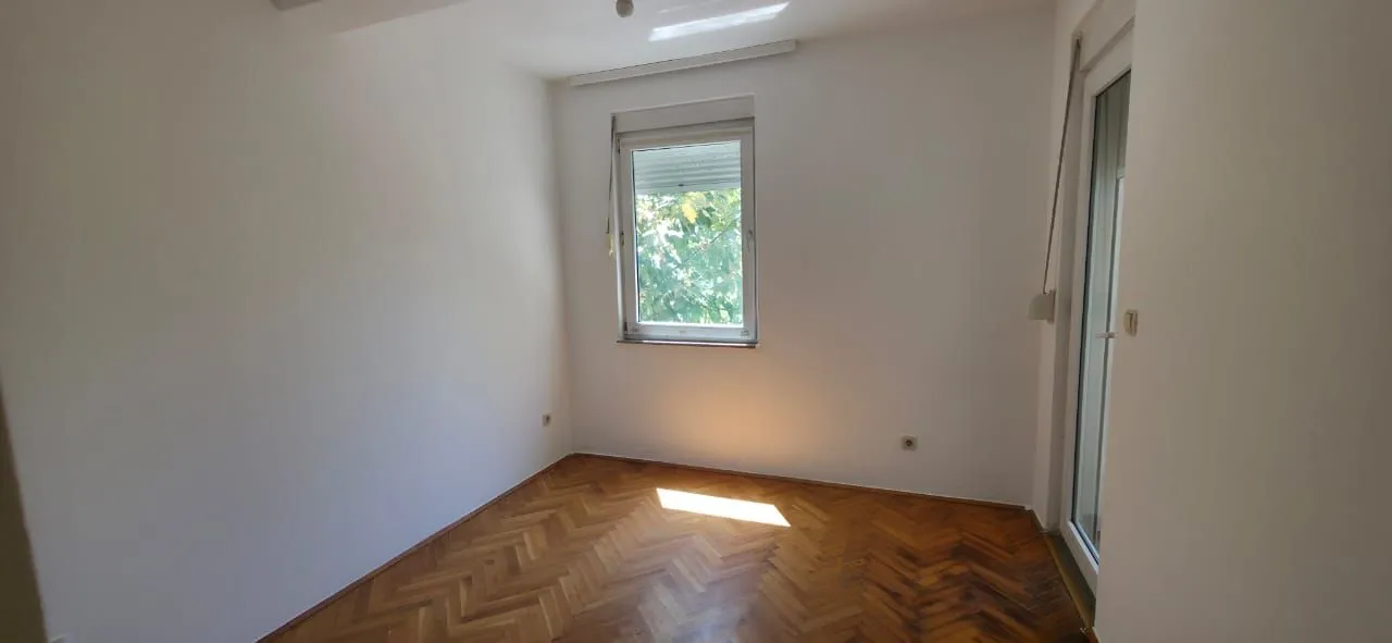 Prodaja, trosoban stan, 87m², Blok 9, Podgorica