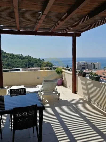 Sale, four bedroom apartment, 200m², Petrovac, Budva
