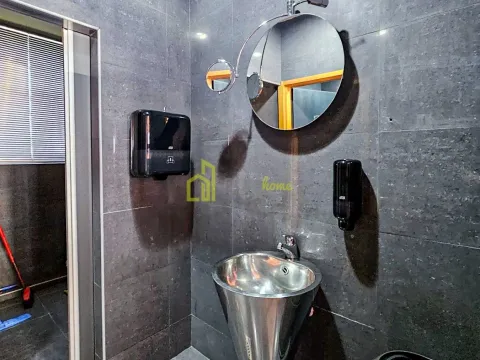 Izdavanje, poslovni prostor, 222m², Centar, Podgorica - image 12