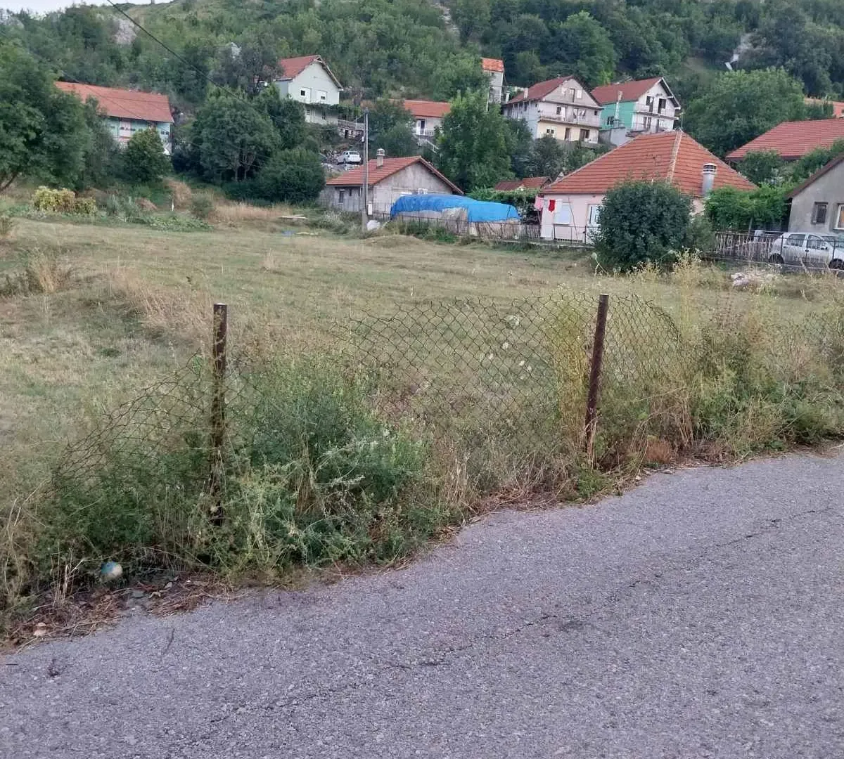Prodaja, plac, 1300m², Cetinje, Crna Gora
