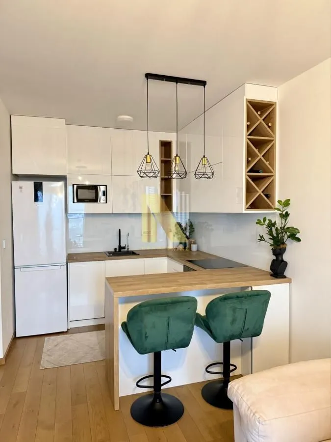 Izdavanje, dvosoban stan, 43m², Bulevar Evrope, Novi Sad Sve Podlokacije