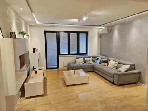 Izdavanje, trosoban stan, 70m², Savski Venac, Beograd - image 4