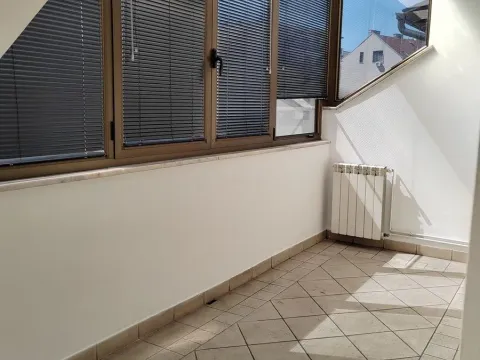 Izdavanje, poslovni prostor, 166m², Kalenić Pijaca, Vračar Sve Podlokacije - image 15