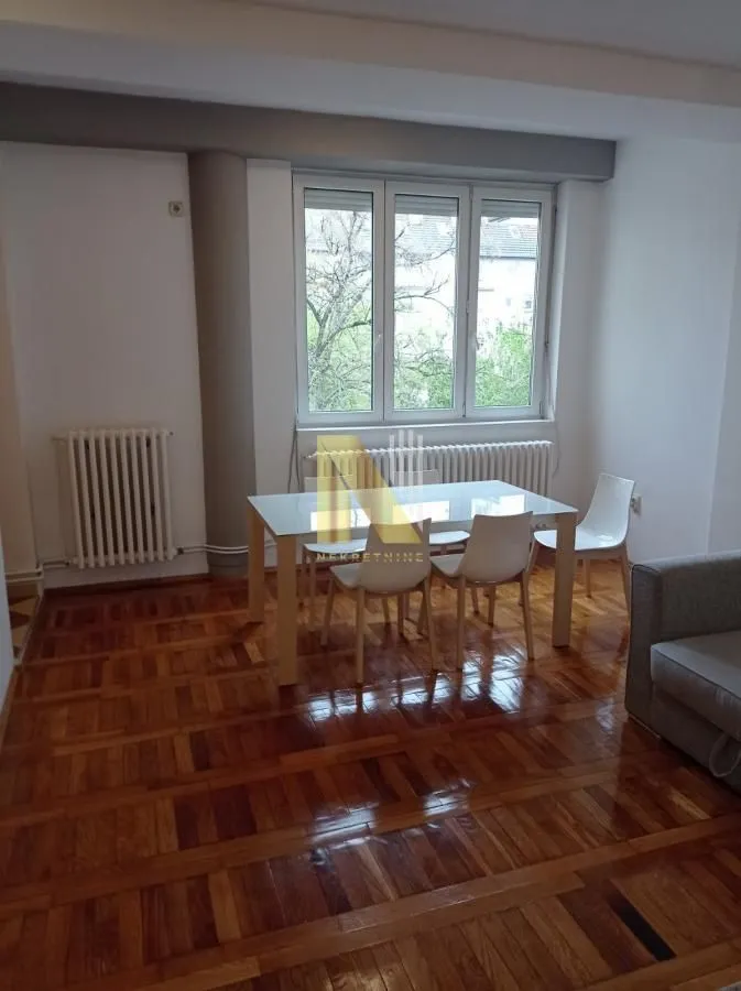 Izdavanje, trosoban stan, 82m², Centar, Novi Sad