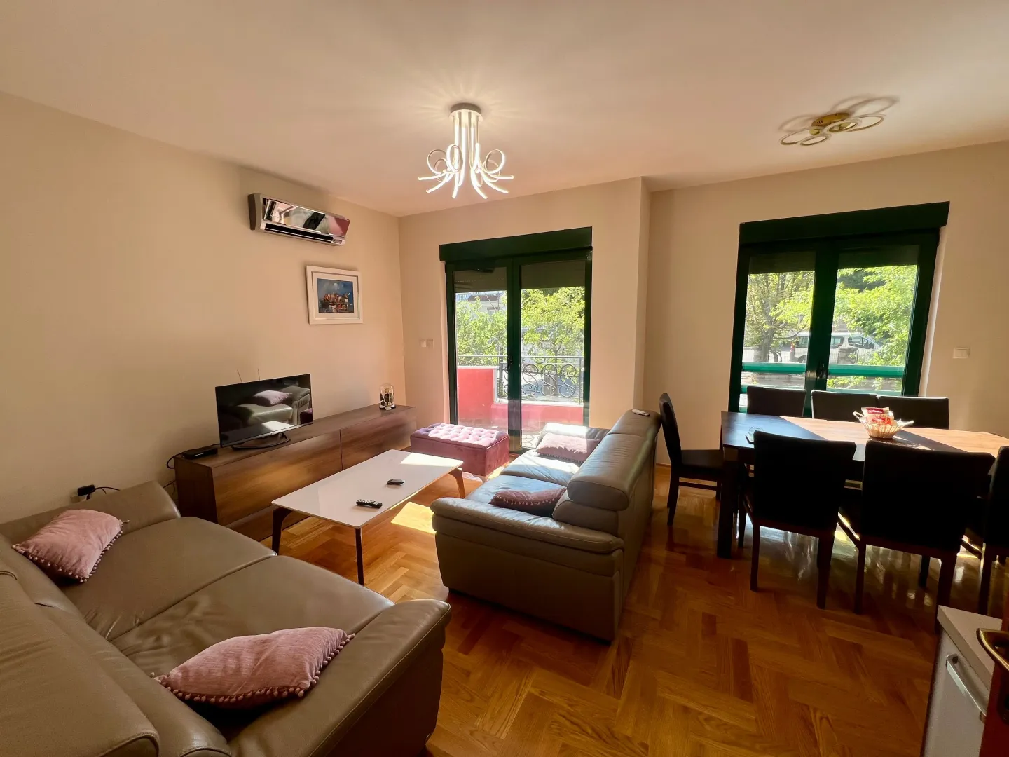 Izdavanje, dvosoban stan, 64m², Vezirov Most, Podgorica