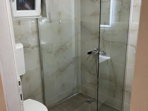 Izdavanje, garsonjera, 29m², Petrovaradin, Novi Sad - image 11