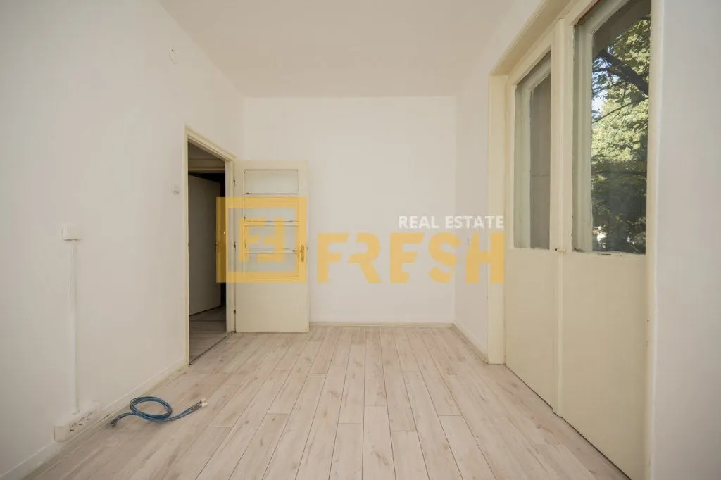 Izdavanje, poslovni prostor, 85m², Centar, Podgorica