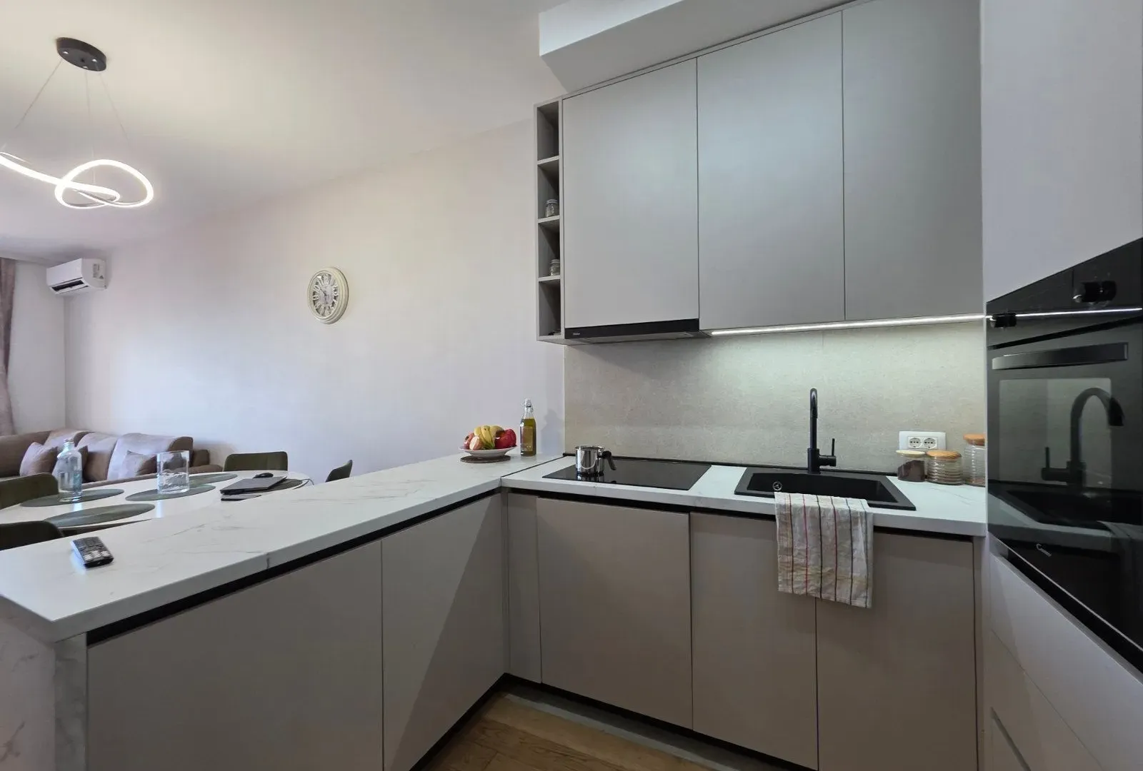 Sale, two bedroom apartment, 71m², Bečići, Budva