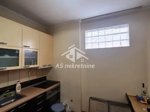Rent, three bedroom apartment, 65m², Stari Grad, Beograd - image 9