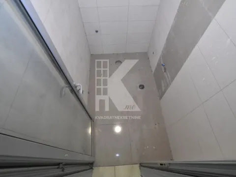 Izdavanje, poslovni prostor, 155m², Stari Aerodrom, Podgorica - image 19