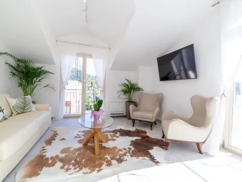 Rent, house, 315m², Tivat, Crna Gora - image 3