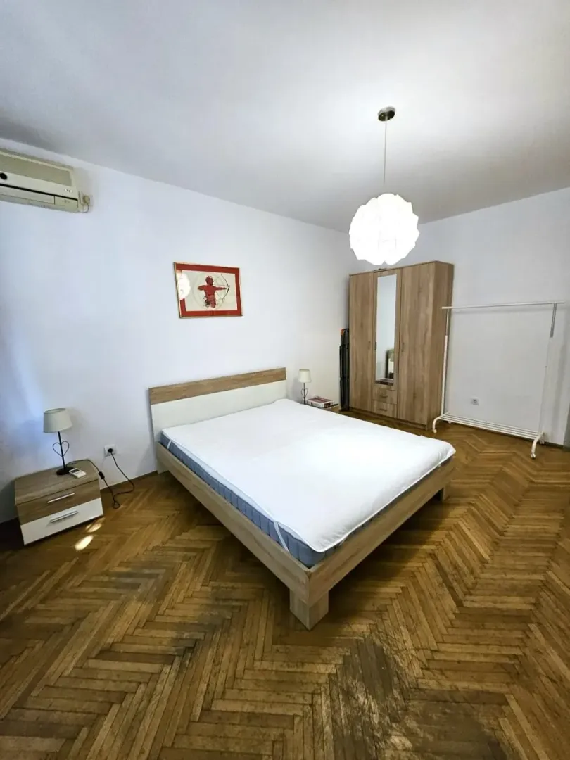 Izdavanje, dvosoban stan, 41m², Stari Grad, Beograd
