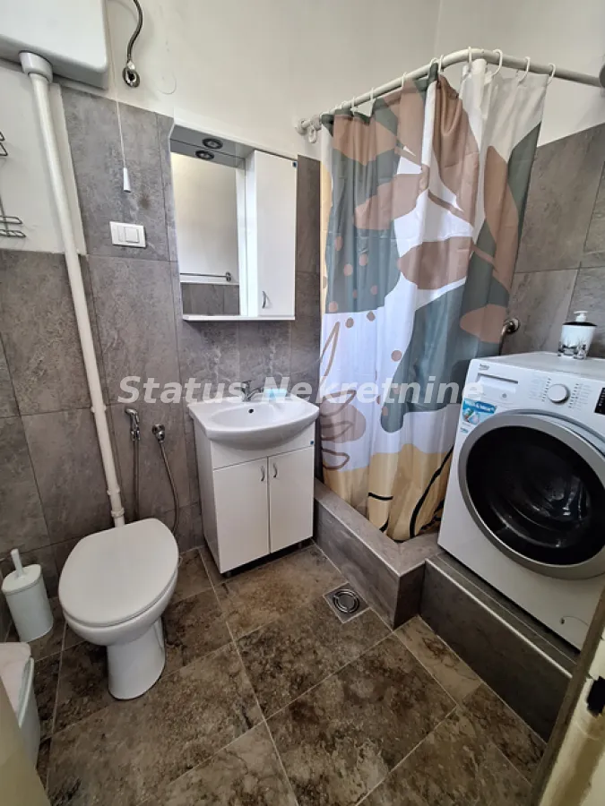Izdavanje, jednosoban stan, 40m², Centar, Novi Sad