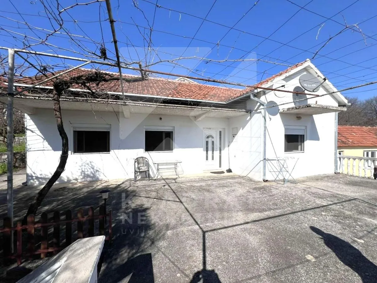 Prodaja, kuća, 159m², Malo Brdo, Podgorica