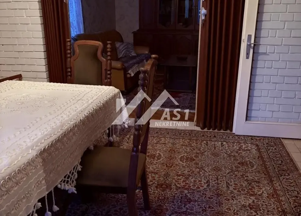 Izdavanje, kuća, 100m², Salajka, Novi Sad Sve Podlokacije