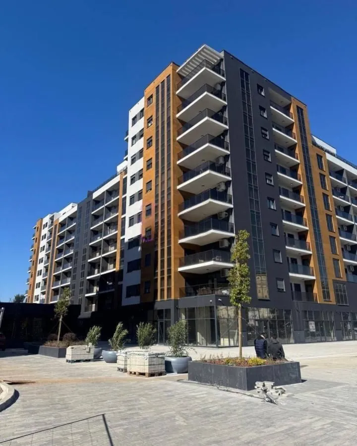 Izdavanje, poslovni prostor, 261m², Stari Aerodrom, Podgorica