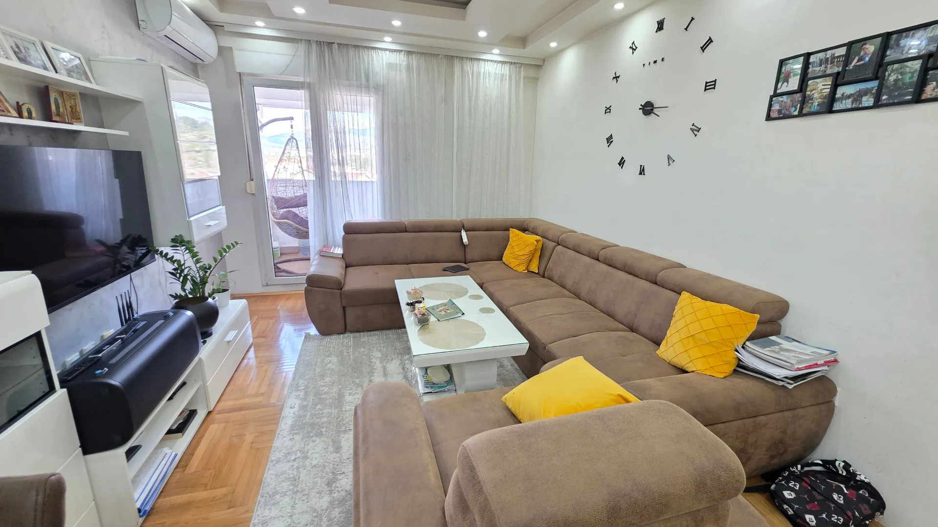 Prodaja, dvosoban stan, 83m², Krivi Most, Podgorica