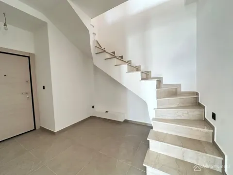 Prodaja, četvorosoban stan, 126m², Centar, Tivat - image 12