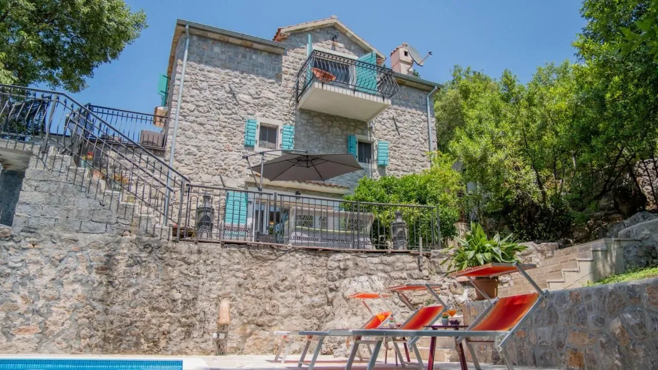 Prodaja, kuća, 150m², Milovići, Tivat