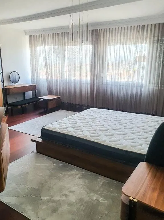 Izdavanje, četvorosoban stan, 266m², Stari Aerodrom, Podgorica