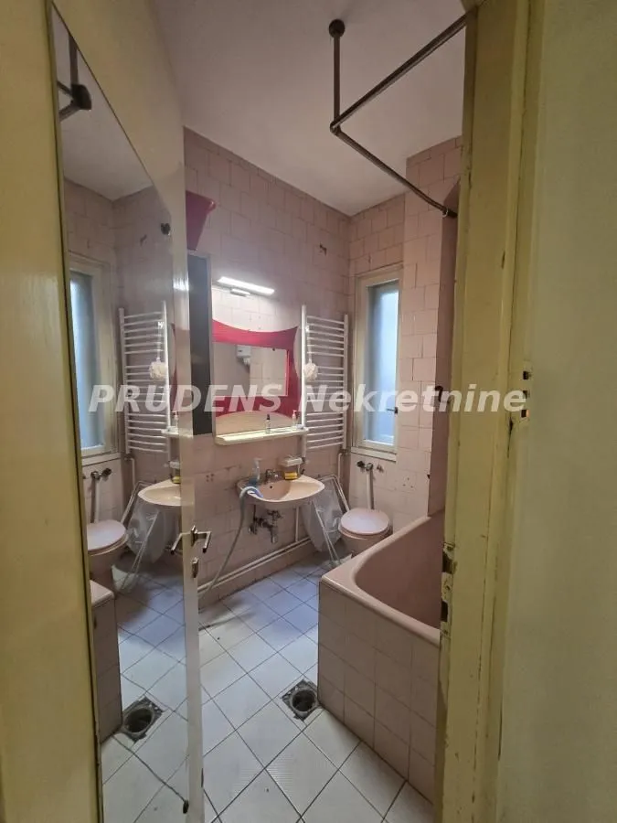 Prodaja, dvosoban stan, 65m², Stari Grad, Beograd