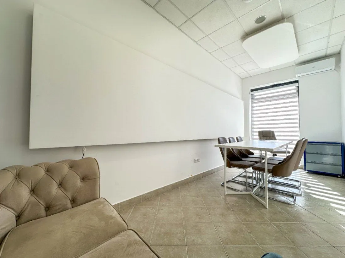 Rent, office space, 98m², Stari Aerodrom, Podgorica