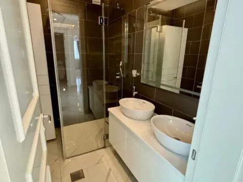 Izdavanje, trosoban stan, 100m², Mišeluk, Petrovaradin - image 12