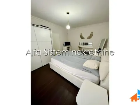 Rent, two bedroom apartment, 64m², Savski Venac, Beograd - image 13