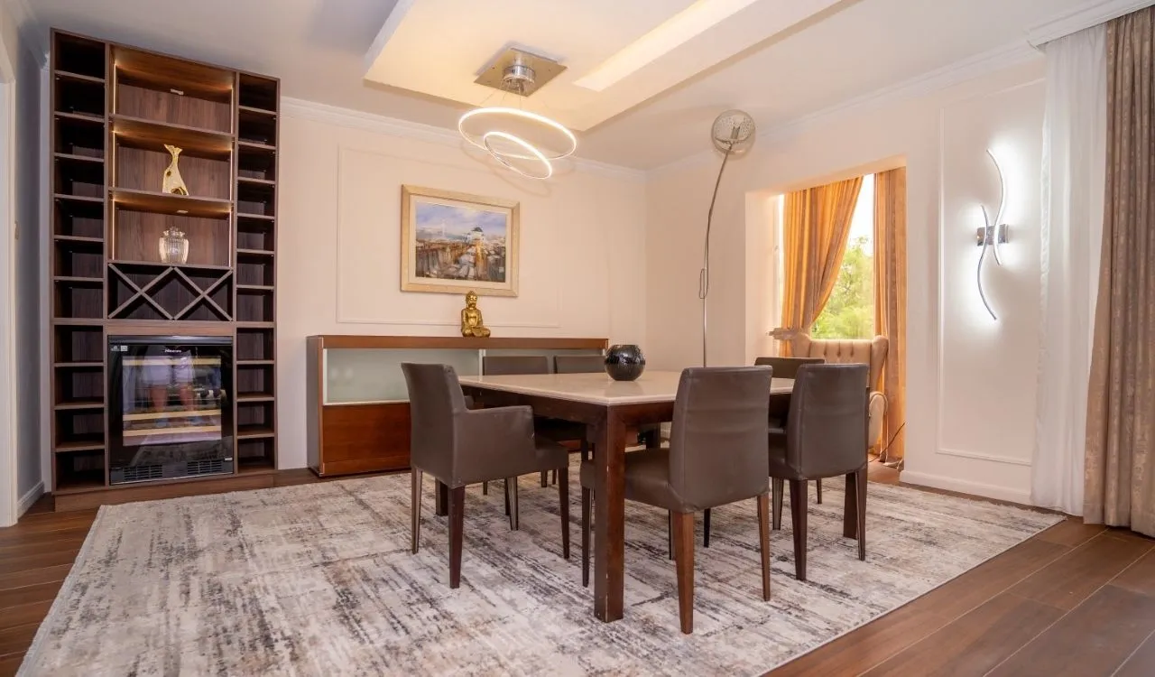 Izdavanje, trosoban stan, 200m², Gorica C, Podgorica