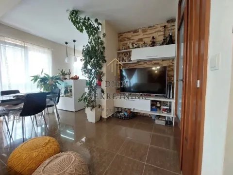 Rent, two bedroom apartment, 80m², Kavač, Kotor - image 4