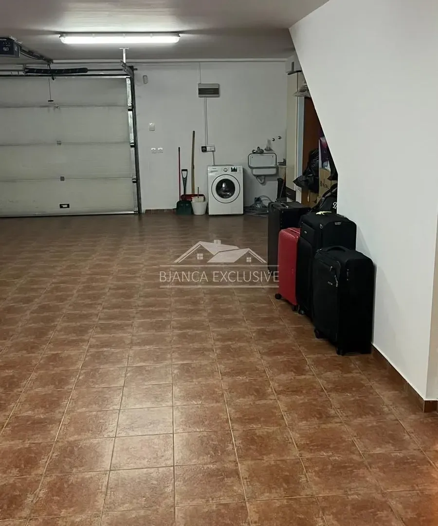Prodaja, stan, 231m², Savski Venac, Beograd