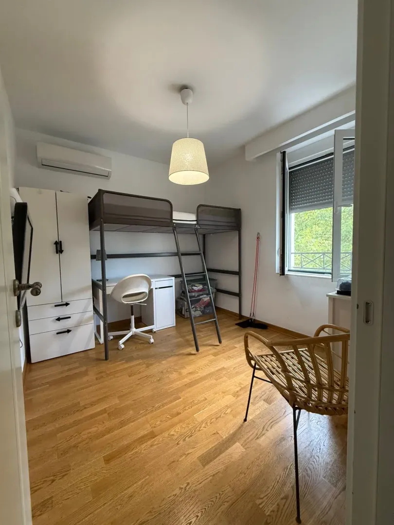 Prodaja, četvorosoban stan, 68m², Centar, Podgorica