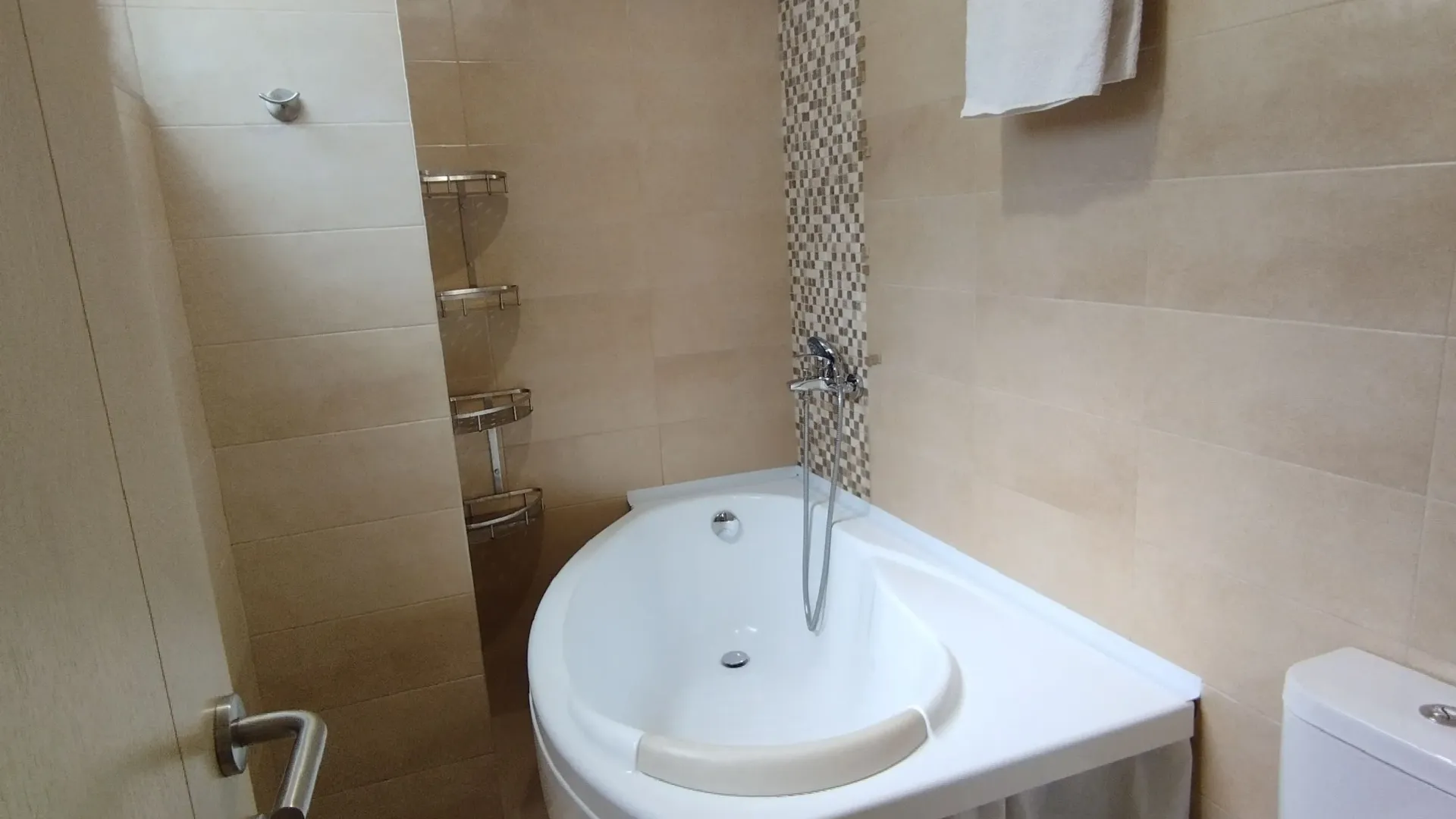 Prodaja, dvosoban stan, 64m², Njivice, Herceg Novi