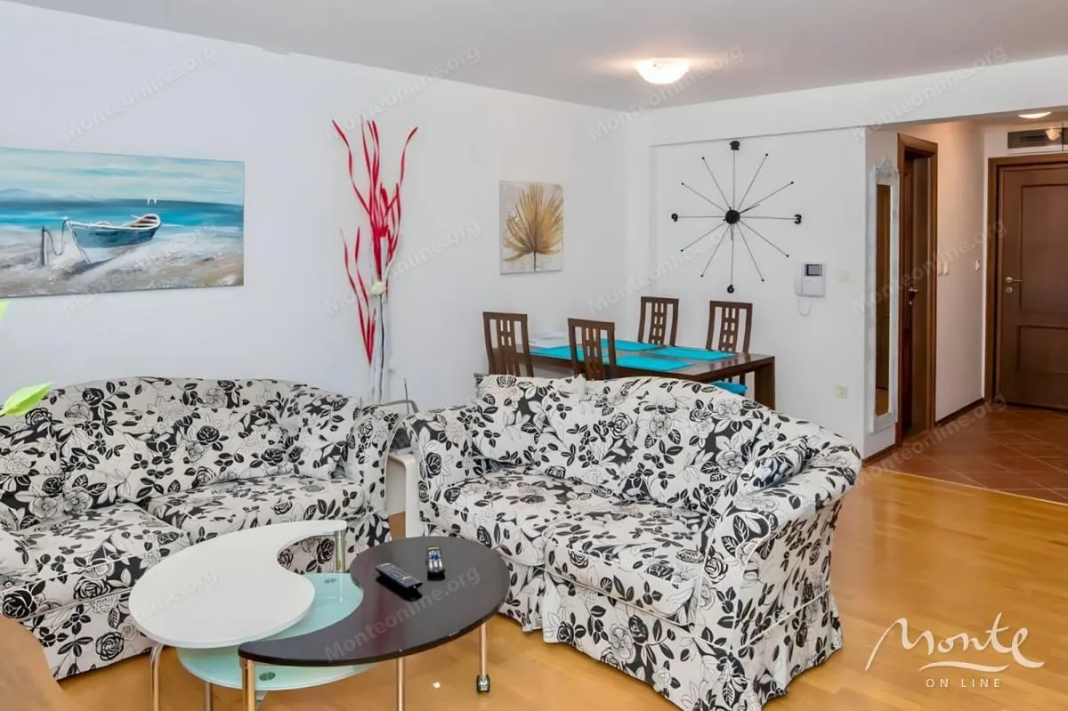 Sale, one bedroom apartment, 65m², Petrovac, Budva