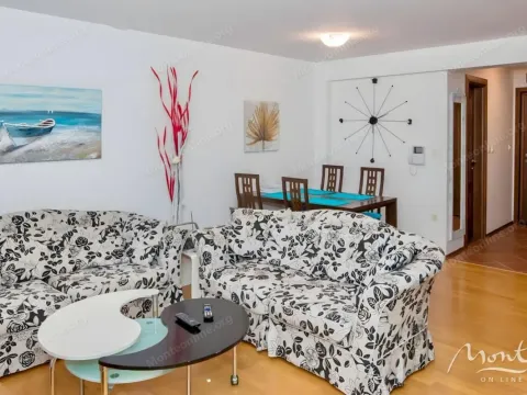 Sale, one bedroom apartment, 65m², Petrovac, Budva - image 2